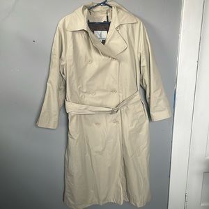 London Fog Women’s Size 8 Double Breasted Long Belted Trench Coat noir old money